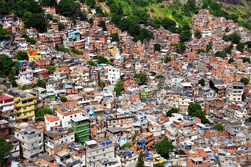20.09.Page5.Favela.jpg